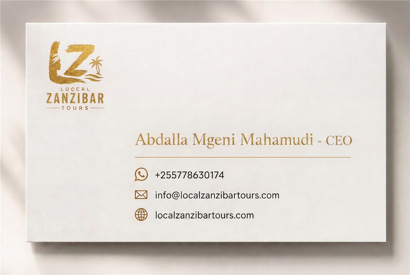 De achterkant van het kaartje van Local Zanzibar Tours